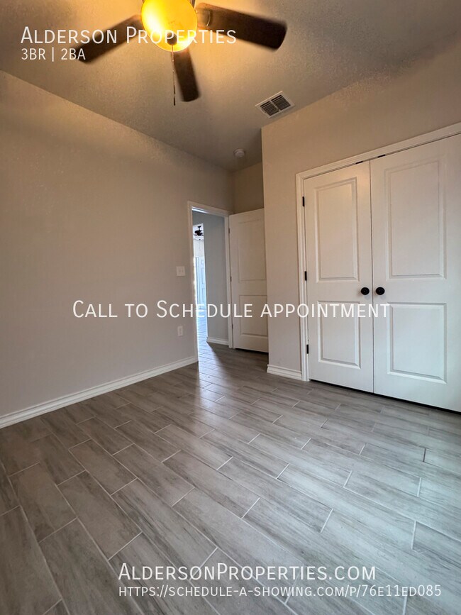 Building Photo - 2410 Golf-