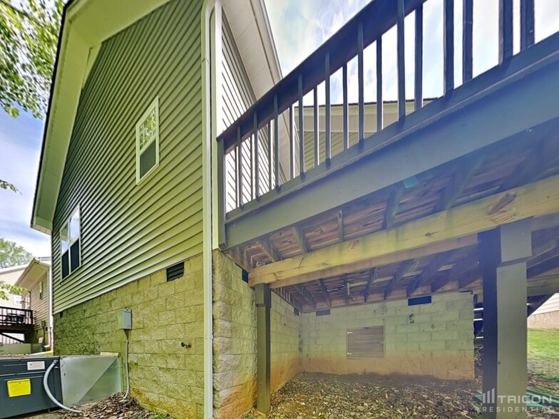 Building Photo - 315 David Dr