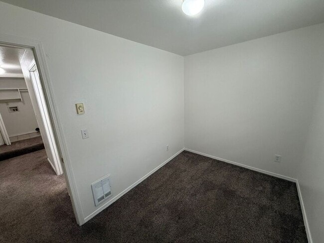 Building Photo - 4342 Ward Pl NE