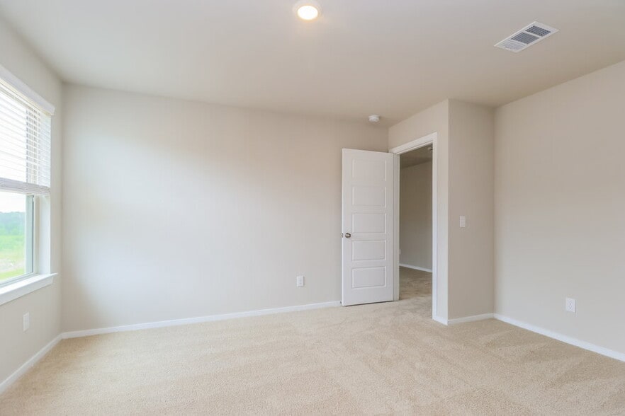 Building Photo - 567 Dalloway St