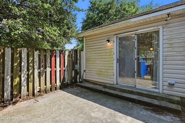 Building Photo - 118 Avondale Ave