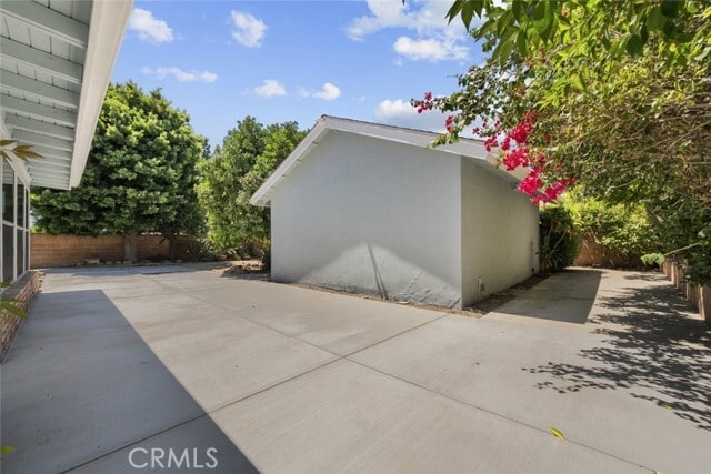 Building Photo - 11337 Reseda Blvd
