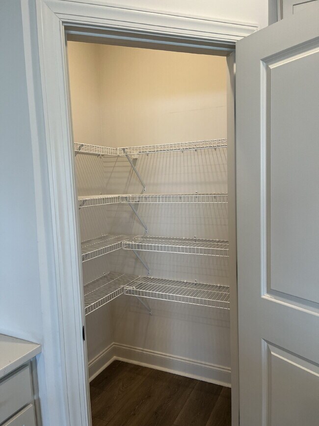 Building Photo - "Spacious 4-Bedroom Retreat with 3.5 Baths in Charming Mt. Juliet!"