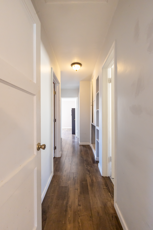 Hallway - 6401 Arlington Ave