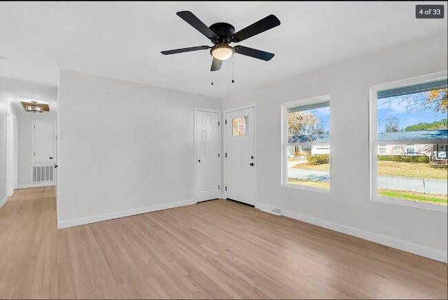 Dining Room - 7731 Barclay Ave