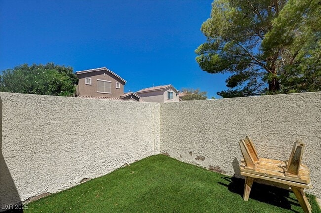 Building Photo - 877 Veranda View Ave