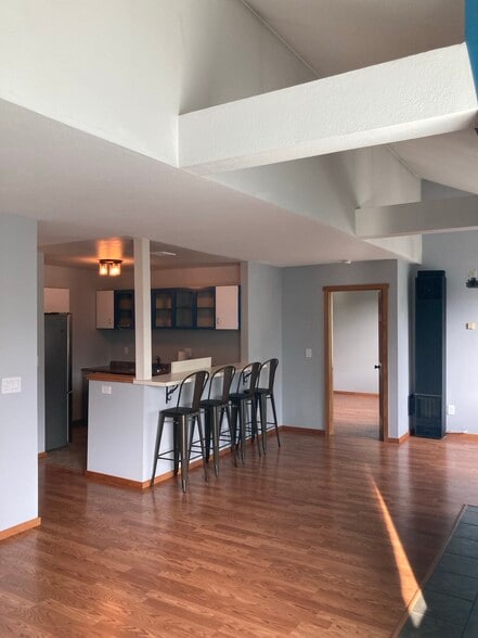 Primary Photo - 1106 Wildrose Ct