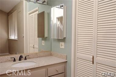 Building Photo - 94 Lakepines