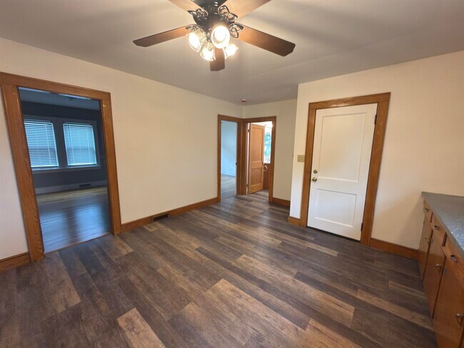 Building Photo - 573 Spruce St