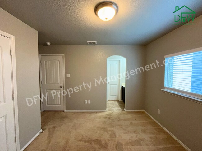 Building Photo - Spacious 4-Bedroom Home for Lease in Kelle...