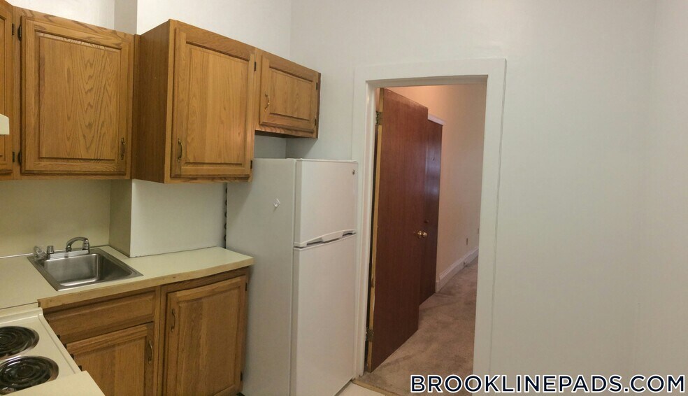 Building Photo - 1223 Beacon St