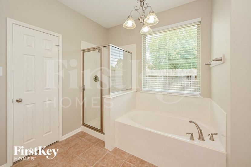 Building Photo - 12919 Pecan Shores Dr