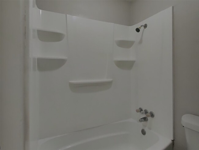 Building Photo - 5519 Bridgegate Dr