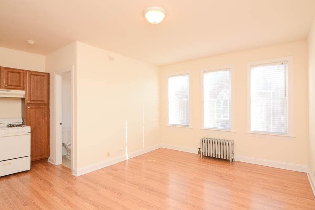 Building Photo - 2600 N Kimball Ave