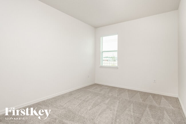 Building Photo - 1271 Ponca Rd