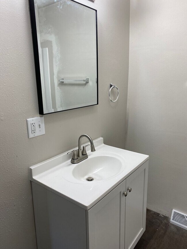 Building Photo - 500 Pier St