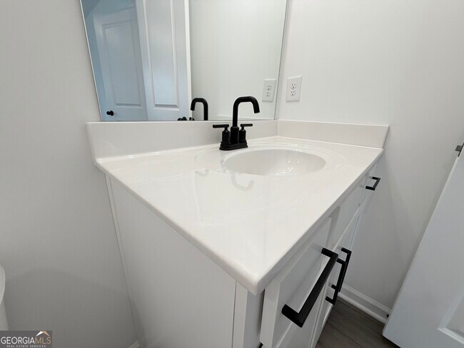 Building Photo - 207 Foxhill Dr