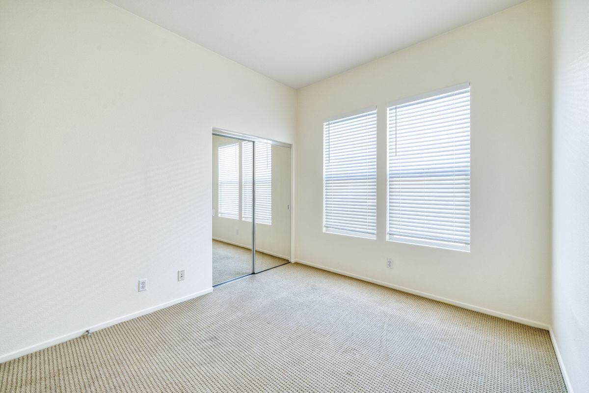 Building Photo - 1133 Jewett Dr
