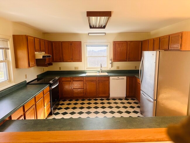 Building Photo - 1510 Graham Rd