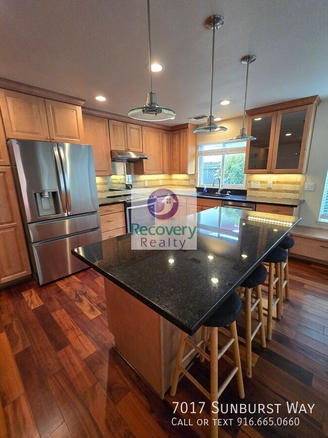 Building Photo - 7017 Sunburst Way