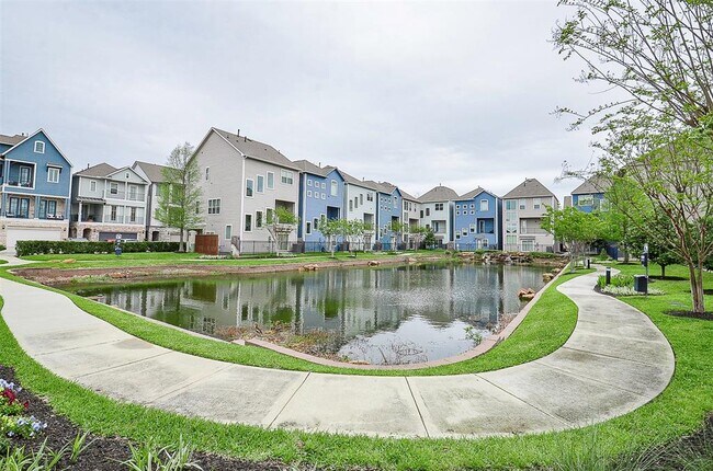 Building Photo - 11021 Mikula Dr