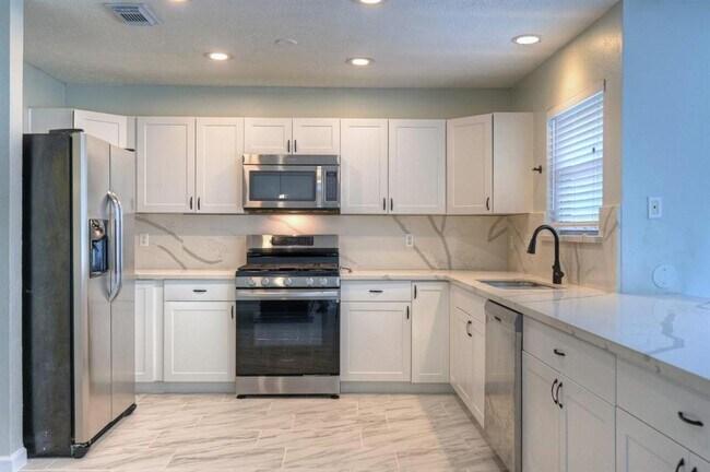 Building Photo - 5103 Temple Bell Dr