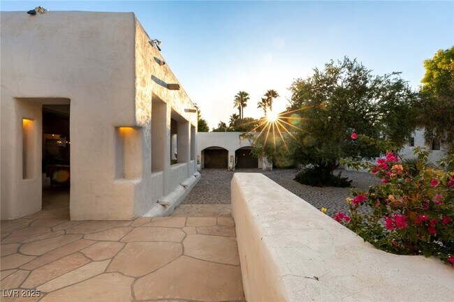 Building Photo - 7330 N Rainbow Blvd