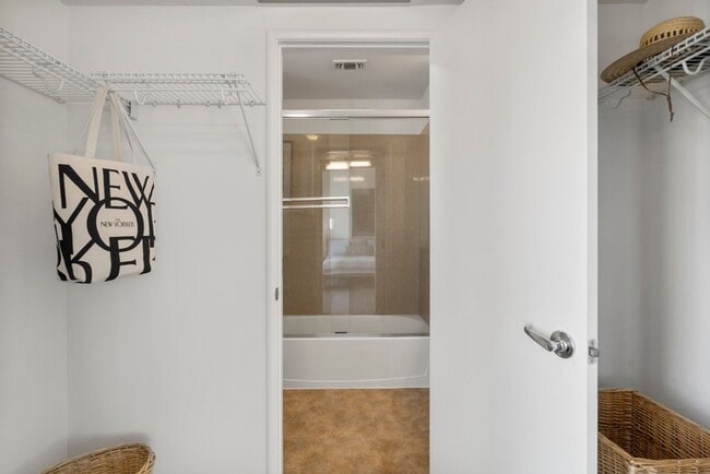 Building Photo - 1364 Powell St