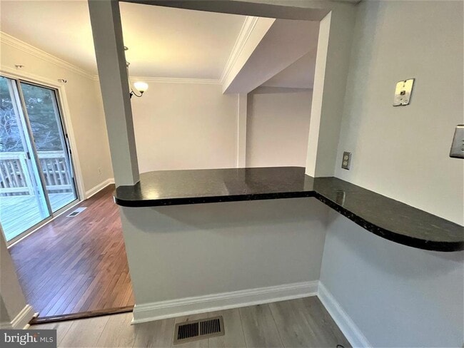 Building Photo - 17626 Longview Ln
