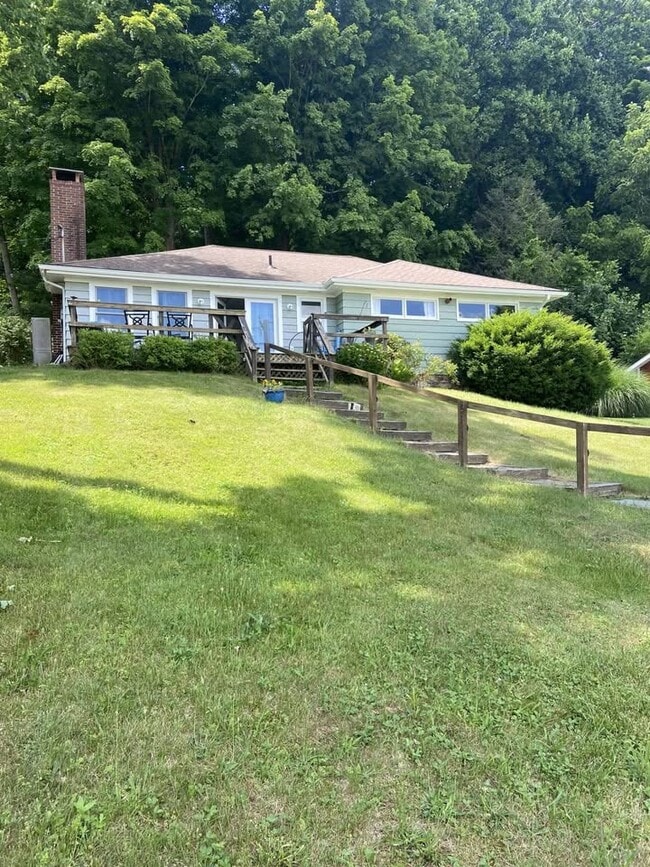 Building Photo - 4 Candlewood Knolls Rd