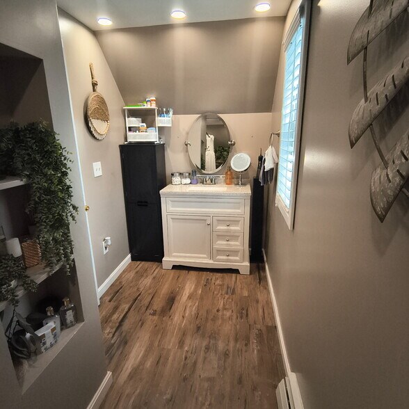 Building Photo - 441 Bartlett St