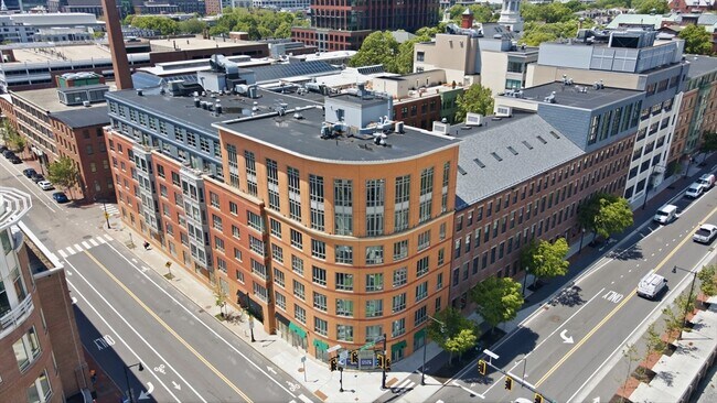 Building Photo - 17 Otis St