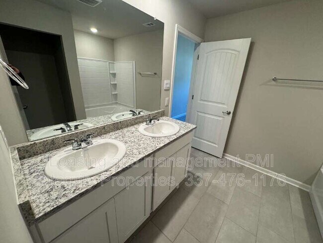 Building Photo - 331 White Pine Dr