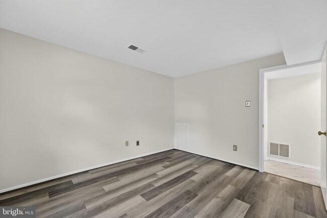 Building Photo - 13719 McGill Dr