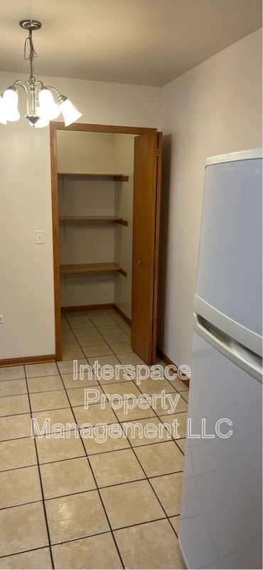 Building Photo - 1345 Rock Run Dr