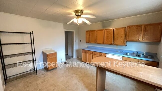 Primary Photo - 242 E 17th Ave