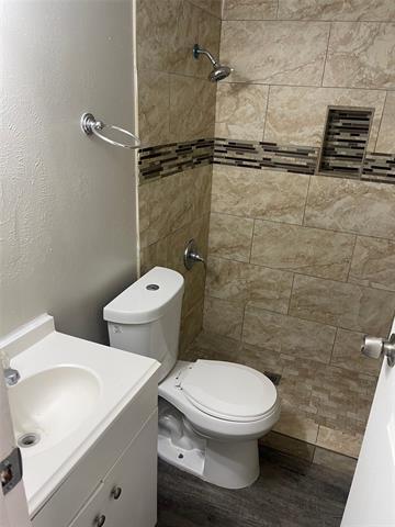 Building Photo - 5526 Reiger Ave