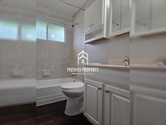 Building Photo - 920 St Anthony Ln