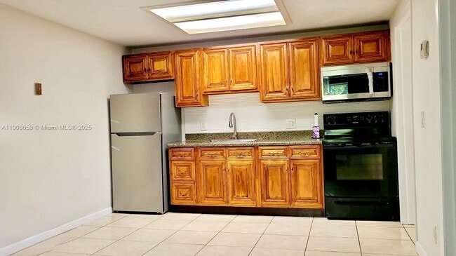 Building Photo - 7210 Southgate Blvd