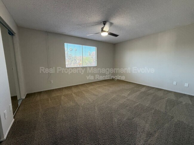 Building Photo - 3801 E Greenway Rd