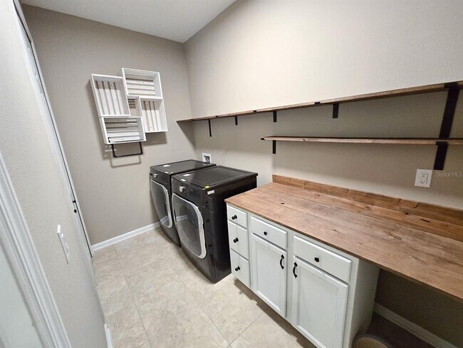 Building Photo - 3543 Meadow Breeze Loop