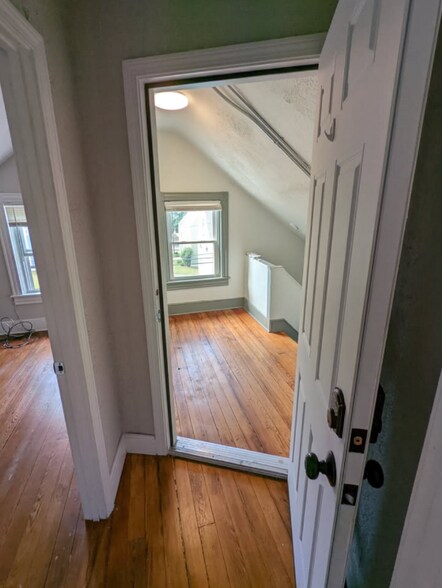 Building Photo - 64 Pleasant St