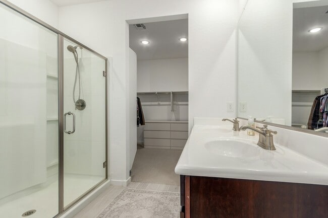 Building Photo - 4501 W Hunter Trl