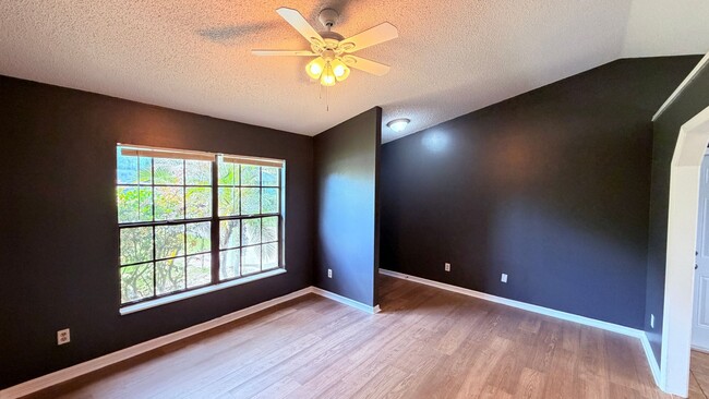 Building Photo - Pet-Friendly 3BR Home with Spacious Yard – No HOA!