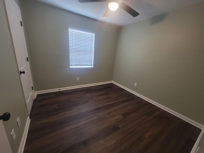 Building Photo - 2640 Teakwood Dr