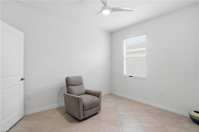 Building Photo - 2215 Dragonfruit Wy
