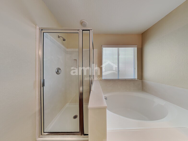 Building Photo - 8531 Silver Brush