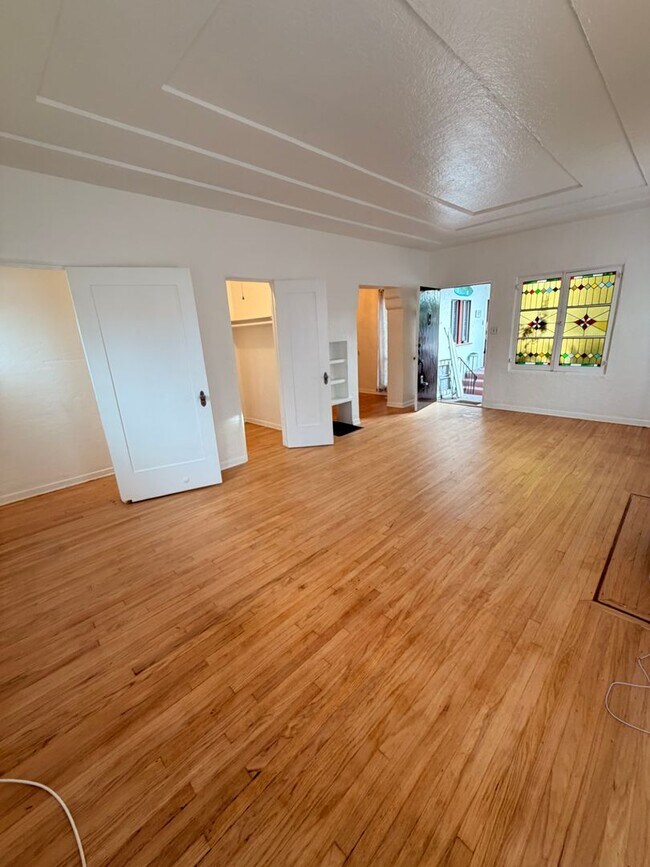 Building Photo - Cute 1 Bedroom 1 Bathroom Long Beach Apartment For Rent!