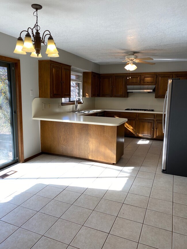 Building Photo - 2504 Tredington Way