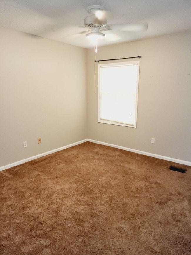 Building Photo - 3240 Overton Manor Dr